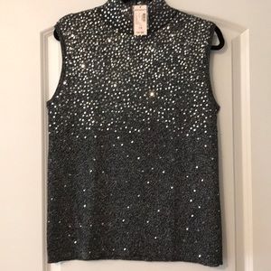 Pretty sleeveless top black with silver